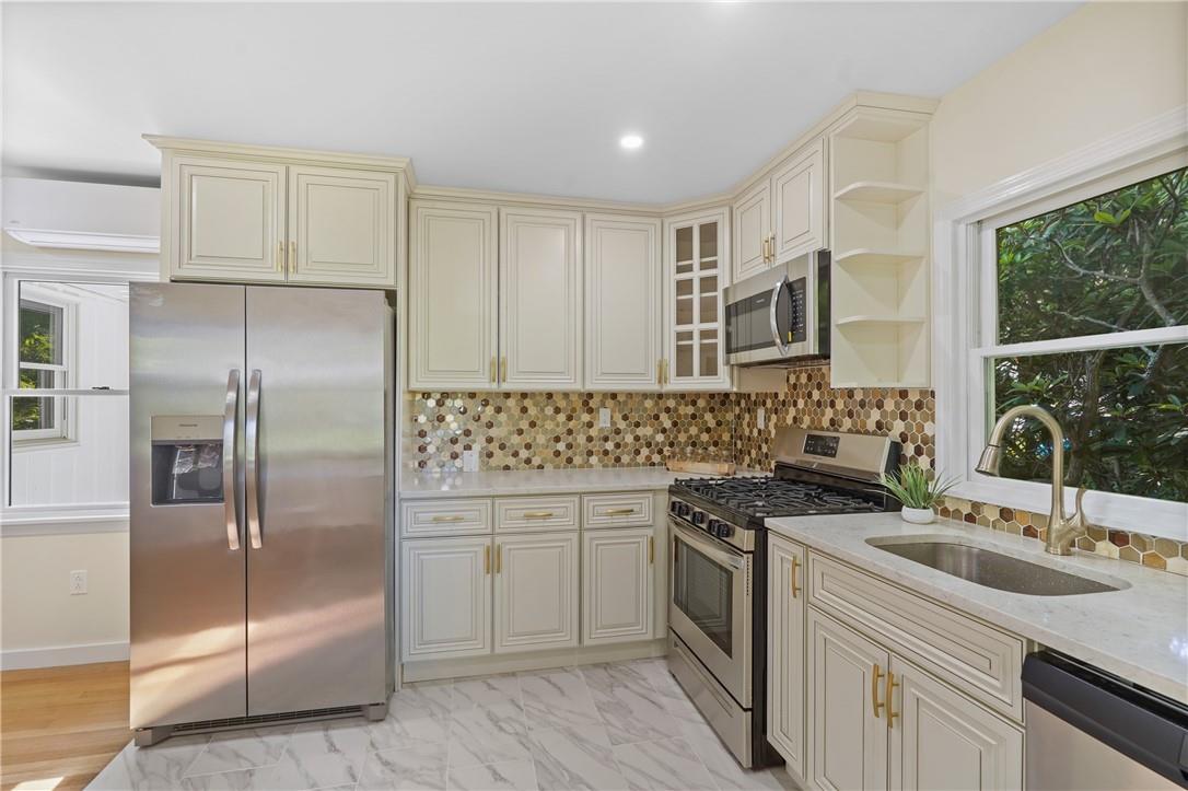 52 Red Oak Lane, Mount Kisco, New York image 6