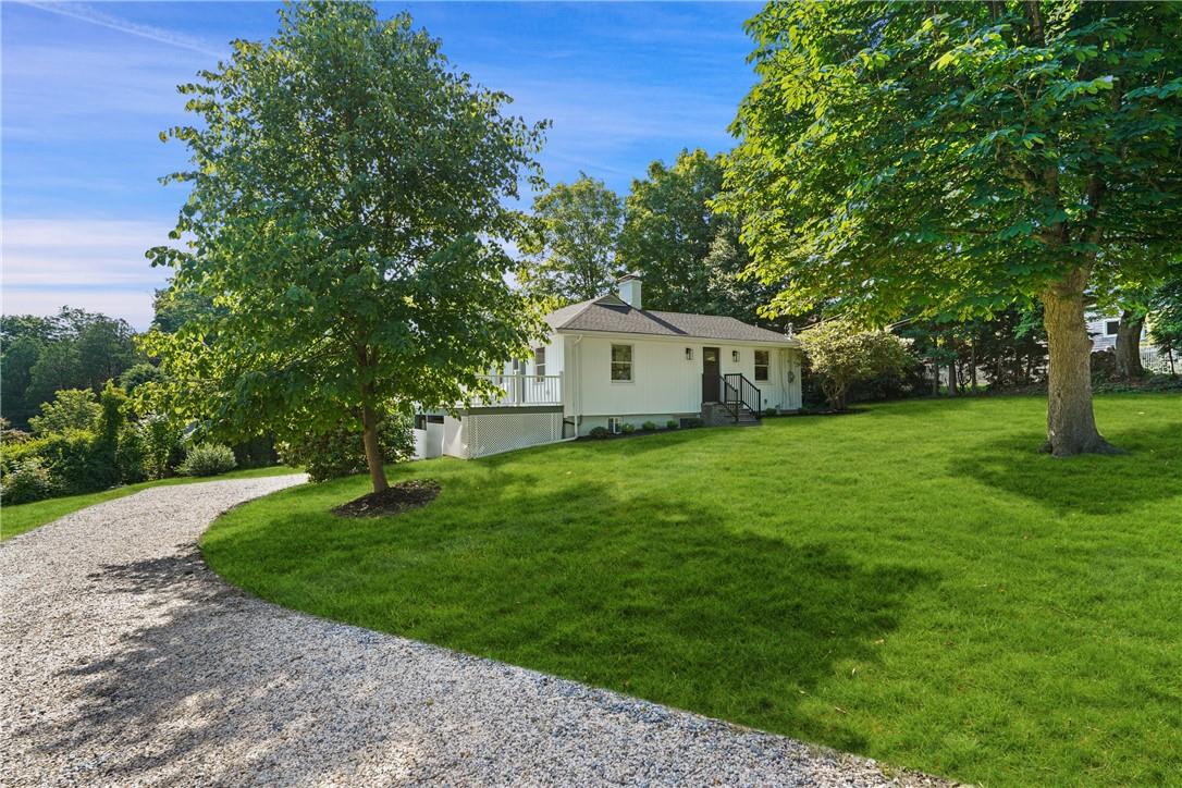 52 Red Oak Lane, Mount Kisco, New York image 2