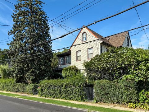 Homes For Sale - 87 Brookside Avenue<br/> Mount Vernon, NY 10553