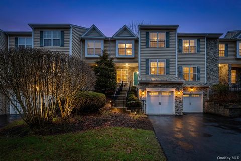 811 Huntington Drive Fishkill NY 12524