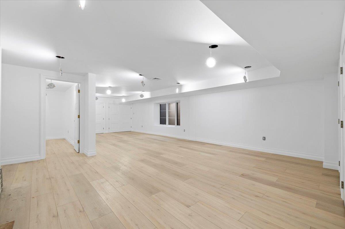19 Maple Avenue, Cedarhurst, New York image 21