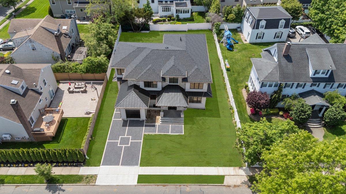 19 Maple Avenue