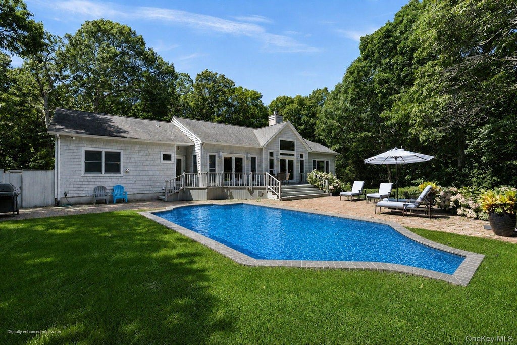 Photo of 36 Pepperidge Lane, Amagansett, NY 11930 (MLS # 1049626)