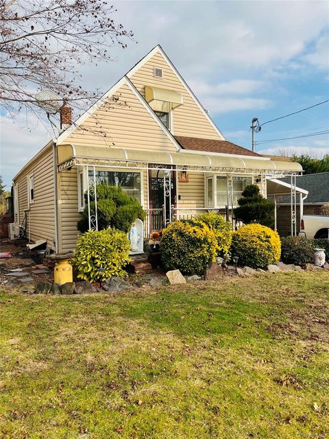 1006 N 7th Street New Hyde Park NY 11040