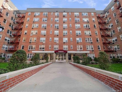 3 Sadore Ln 4P Yonkers NY 10710