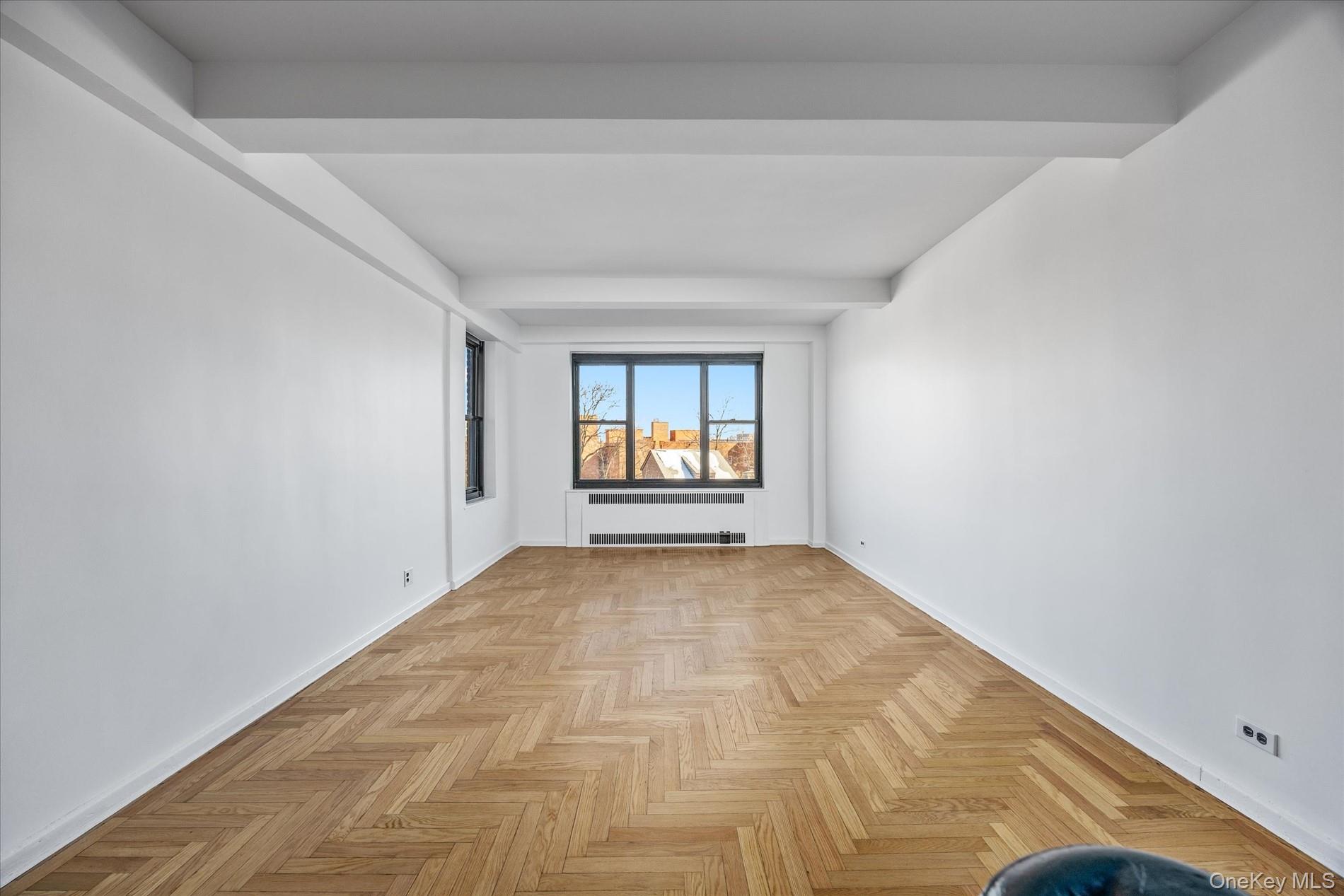 72 Park Terrace West E56