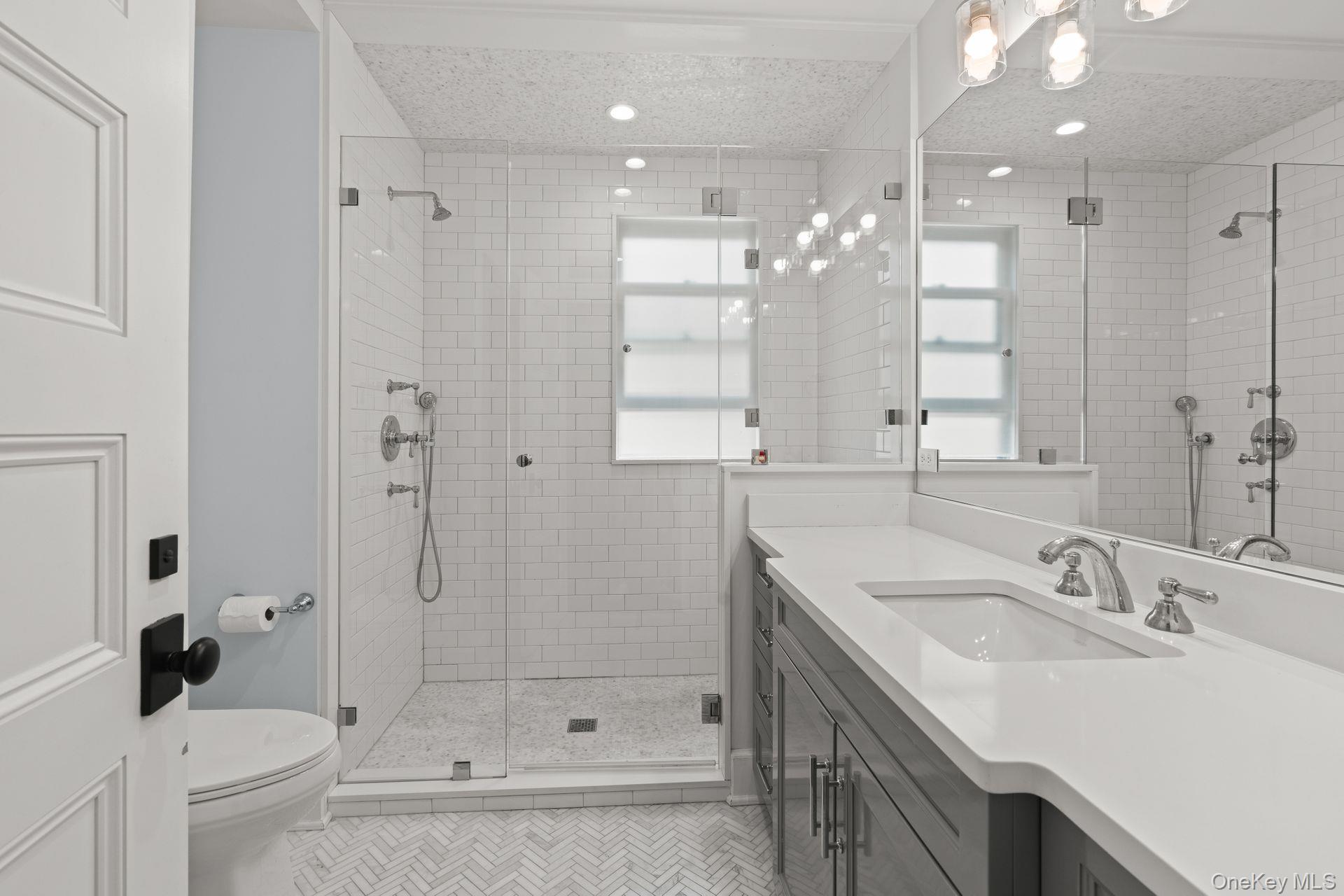 Sea Cliff, New York 11579, United States, 7 Bedrooms Bedrooms, ,4 BathroomsBathrooms,Residential,Active,176844