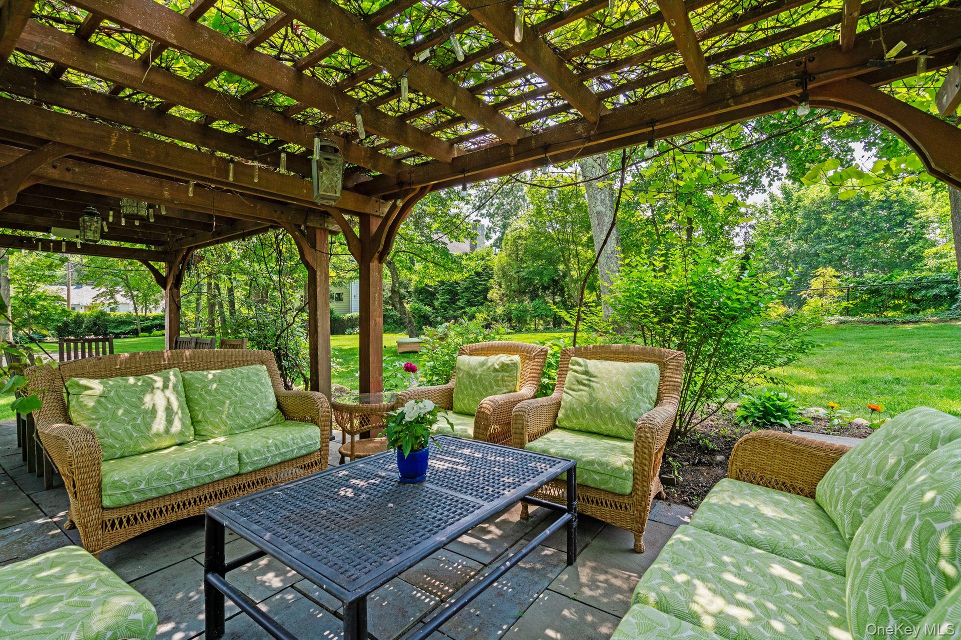 Sea Cliff, New York 11579, United States, 7 Bedrooms Bedrooms, ,4 BathroomsBathrooms,Residential,Active,176844