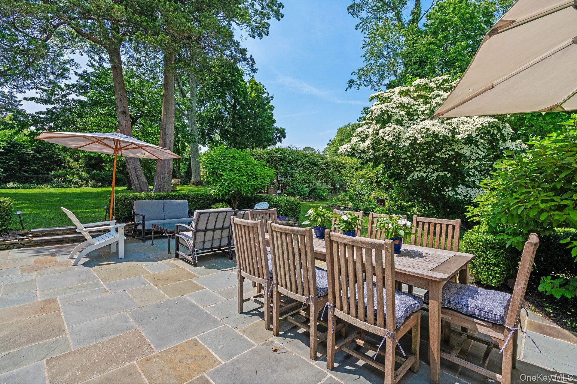 Sea Cliff, New York 11579, United States, 7 Bedrooms Bedrooms, ,4 BathroomsBathrooms,Residential,Active,176844