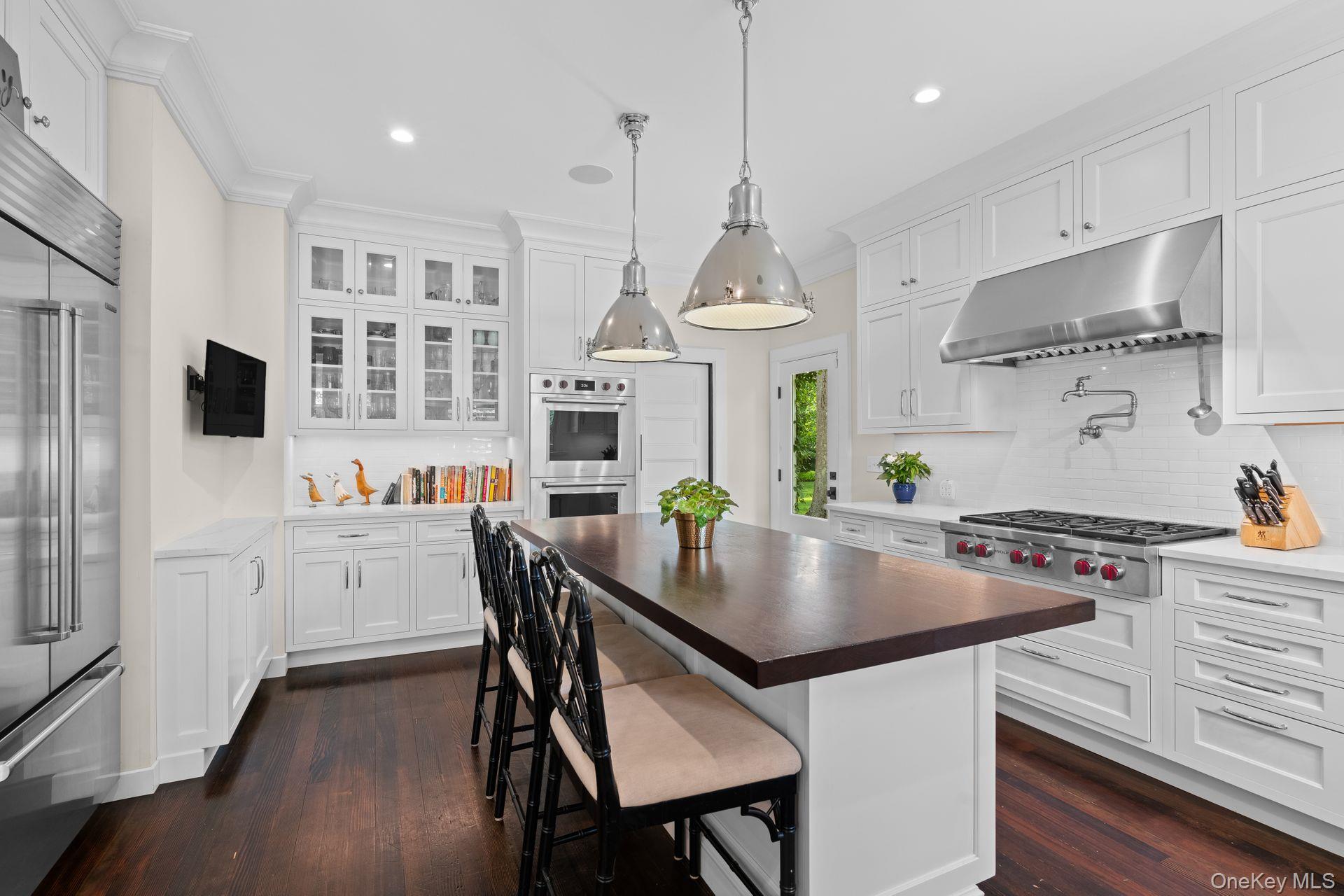 Sea Cliff, New York 11579, United States, 7 Bedrooms Bedrooms, ,4 BathroomsBathrooms,Residential,Active,176844