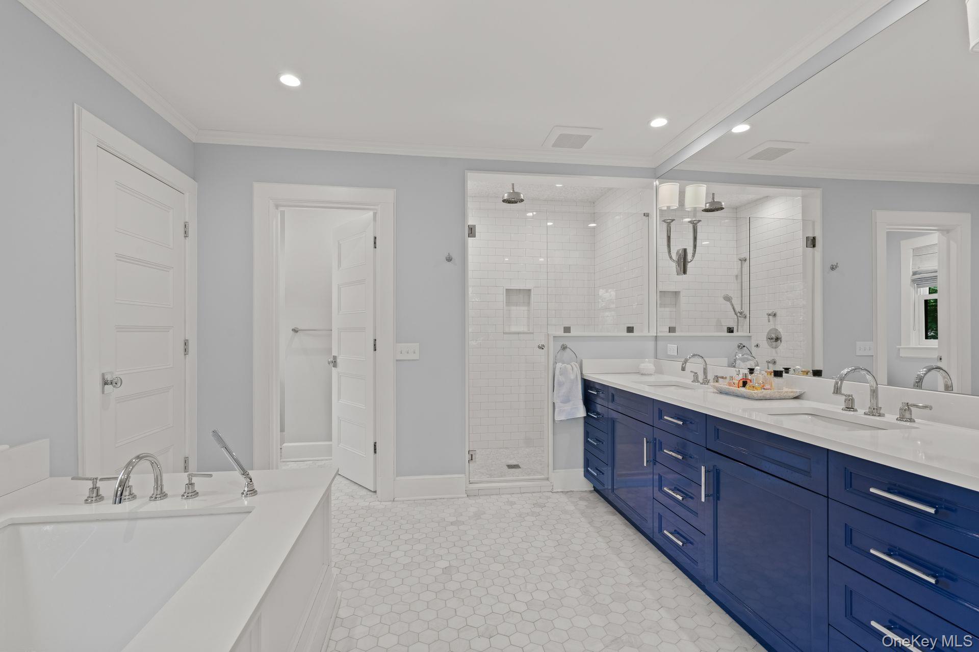 Sea Cliff, New York 11579, United States, 7 Bedrooms Bedrooms, ,4 BathroomsBathrooms,Residential,Active,176844