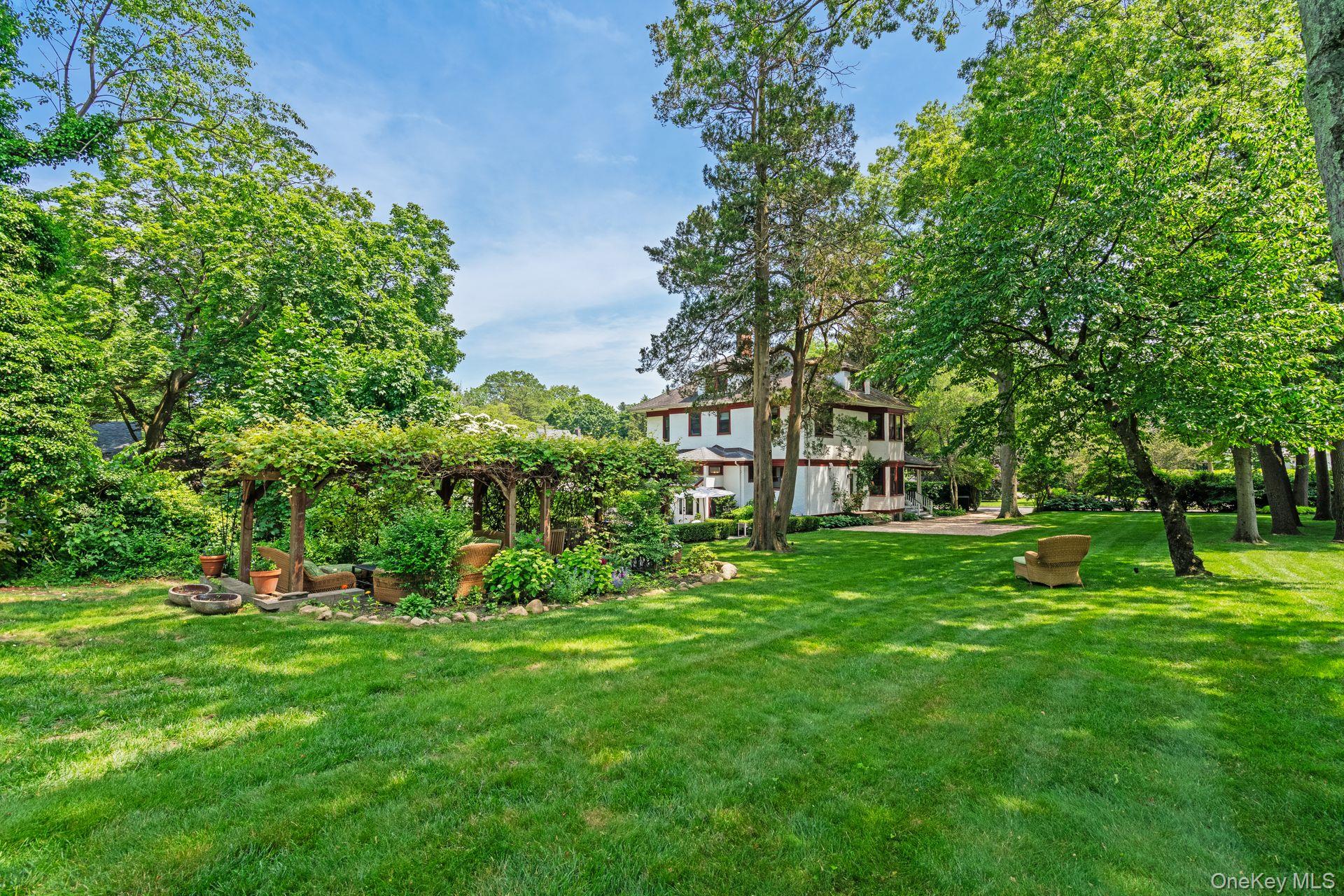 Sea Cliff, New York 11579, United States, 7 Bedrooms Bedrooms, ,4 BathroomsBathrooms,Residential,Active,176844