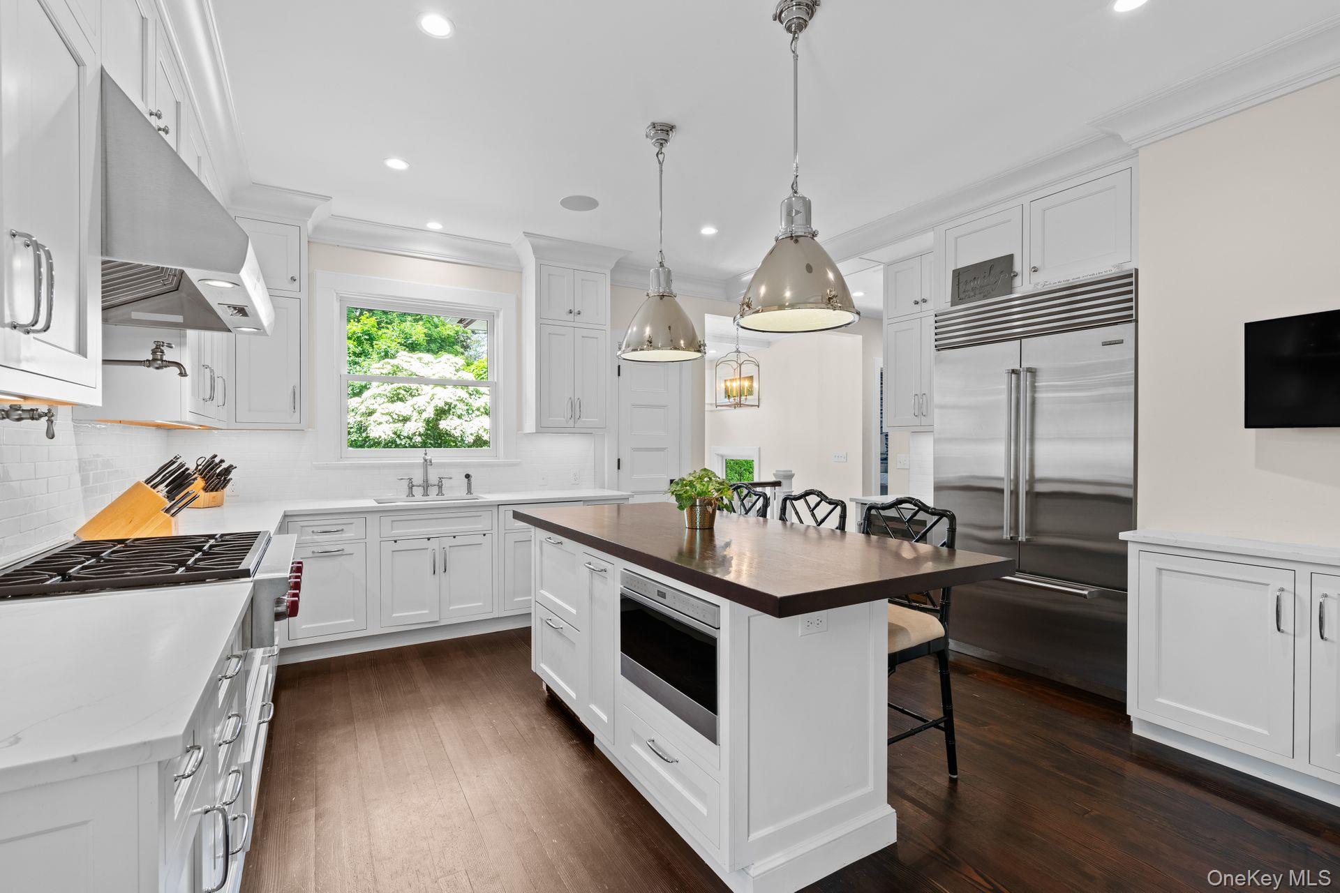 Sea Cliff, New York 11579, United States, 7 Bedrooms Bedrooms, ,4 BathroomsBathrooms,Residential,Active,176844