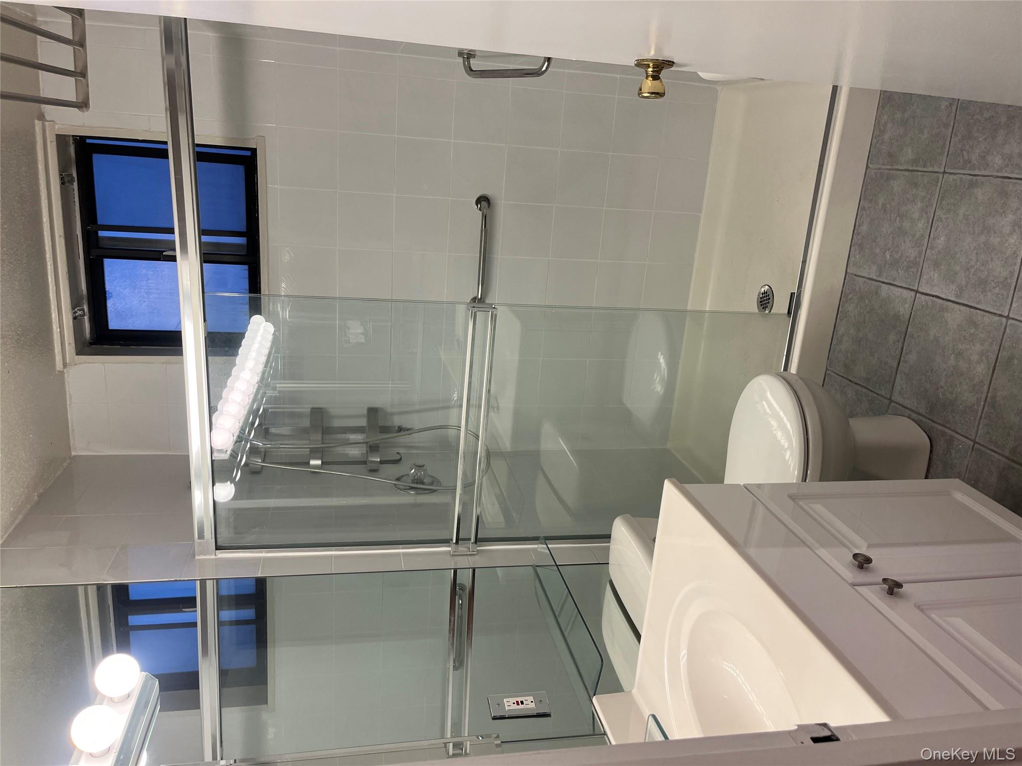 One Bay Club Drive 6L