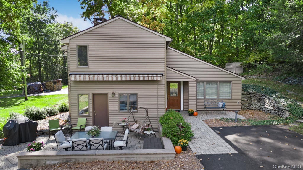 Photo of 235 Mountain Road, Port Jervis, NY 12771 (MLS # 1057832)