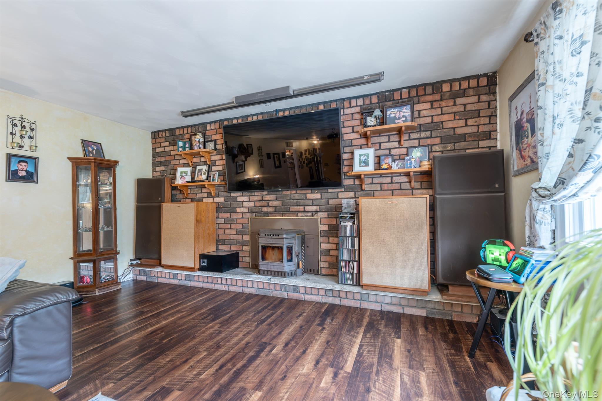 411 Linderman Avenue Extension