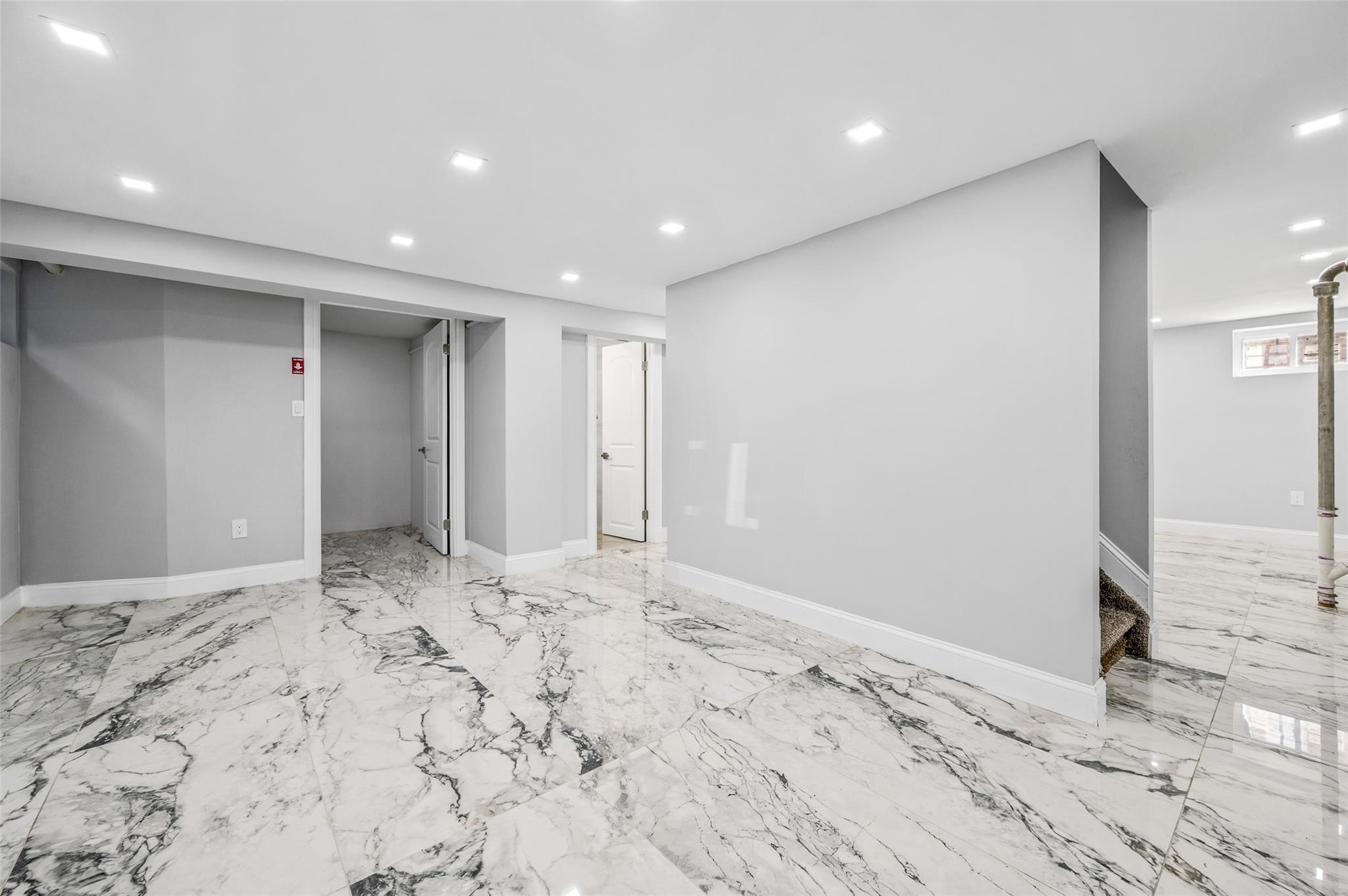 22927 S 129th Avenue, Springfield Gardens, New York image 22