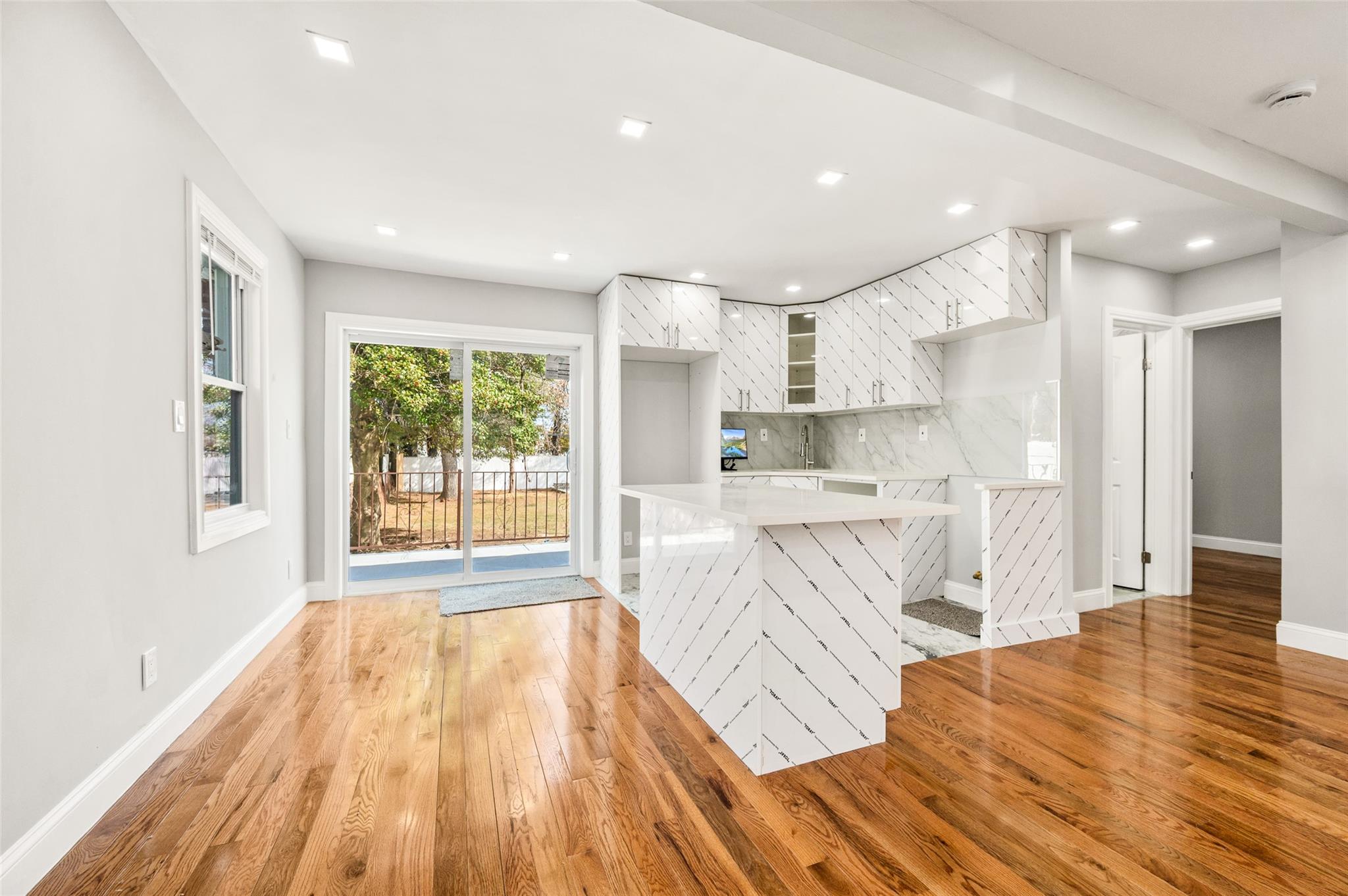22927 S 129th Avenue, Springfield Gardens, New York image 9