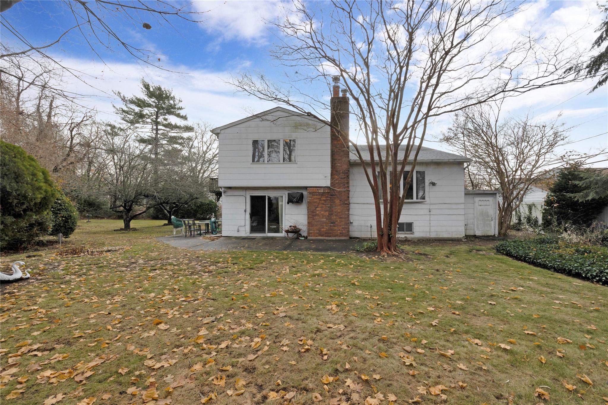 15 Shubert Lane, Bethpage, New York image 30