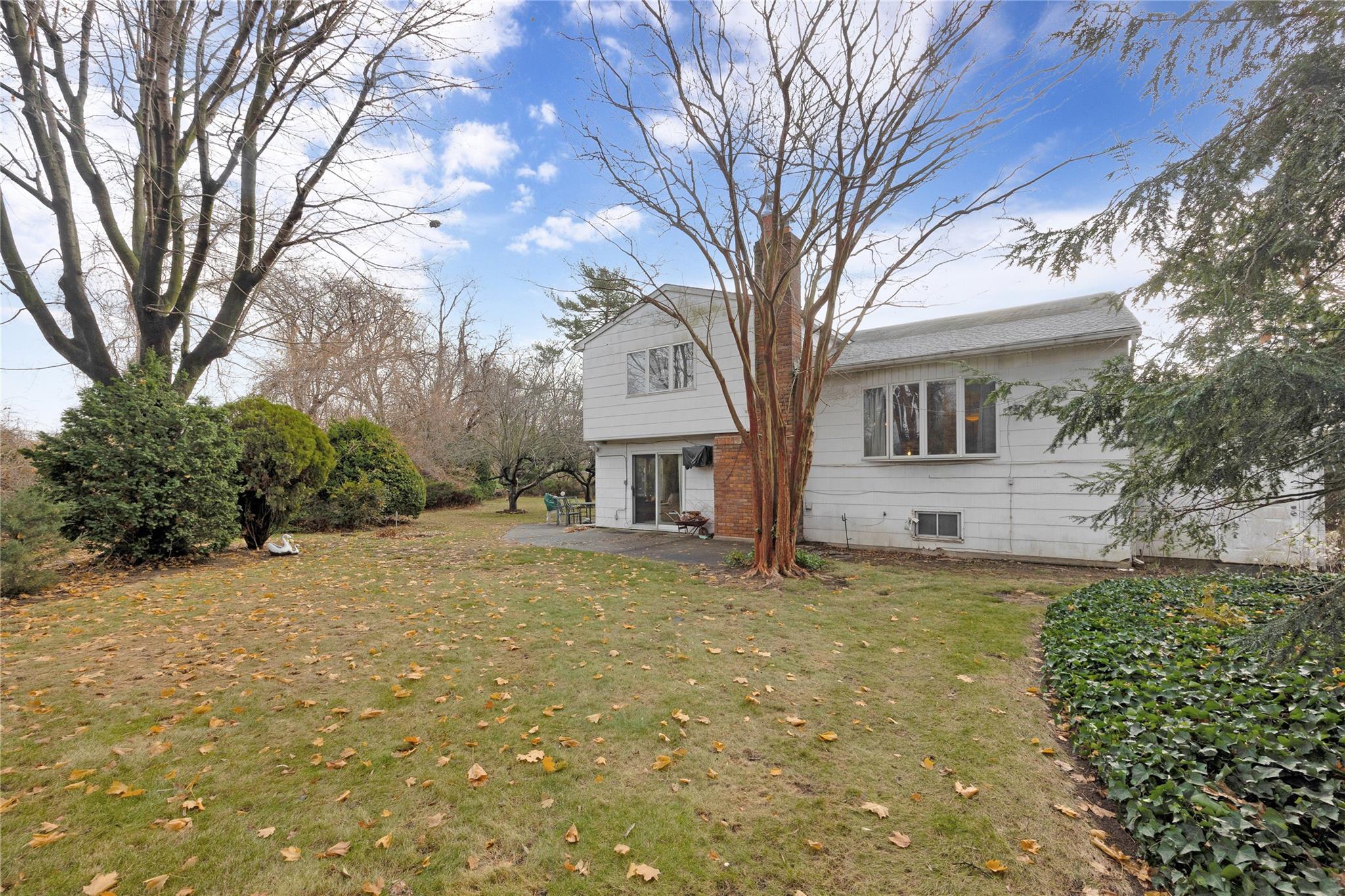 15 Shubert Lane, Bethpage, New York image 29