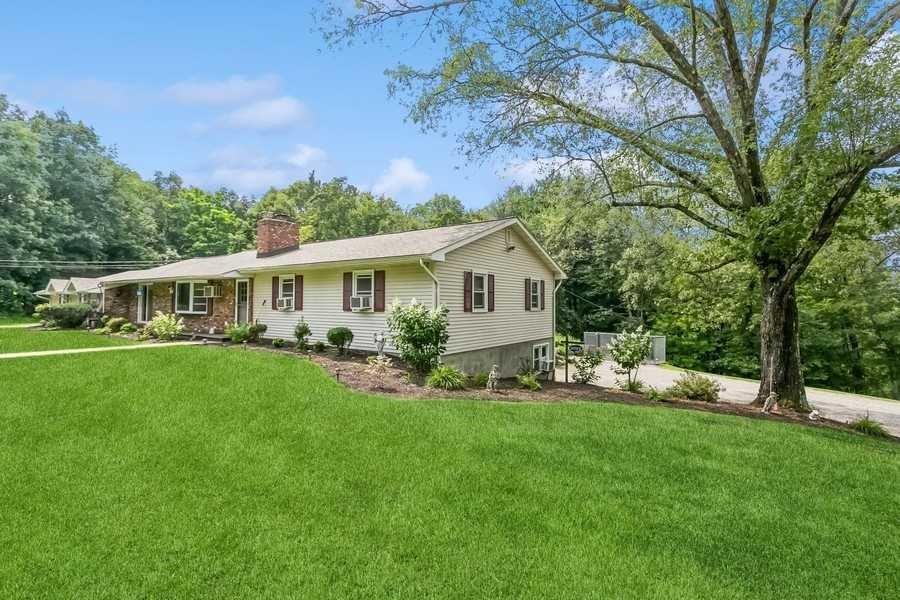 Lagrangeville, New York 12540, United States, ,Residential,Pending,29412