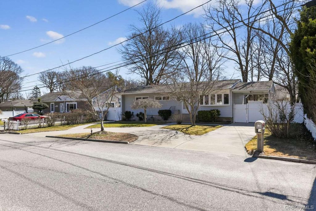 Photo of 4 Jane Street, Selden, NY 11784 (MLS # 978242)