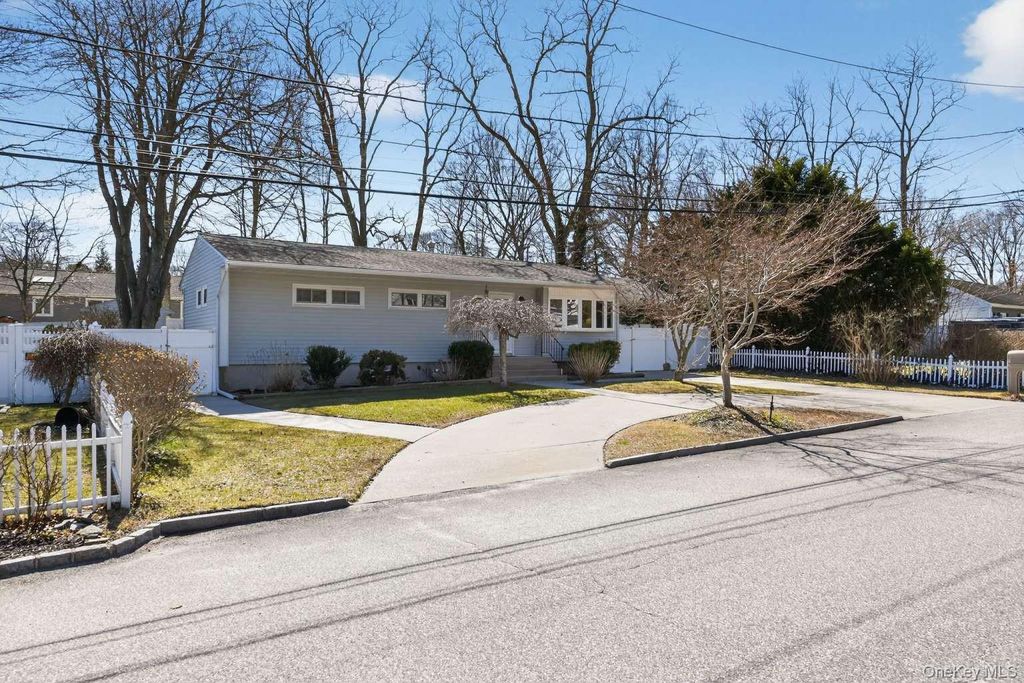 Photo of 4 Jane Street, Selden, NY 11784 (MLS # 978242)