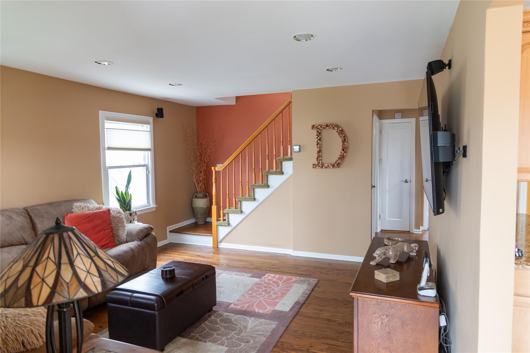 455 Jackson Avenue, Mineola, New York image 11