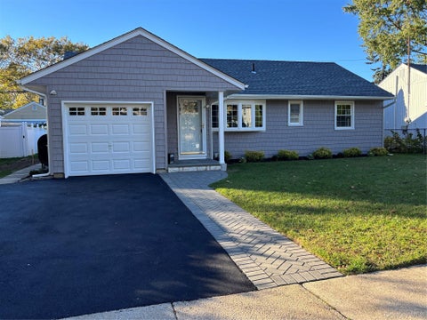 Photo of 182 Hungry Harbor Road, Valley Stream, NY 11581 (MLS # 1064720)