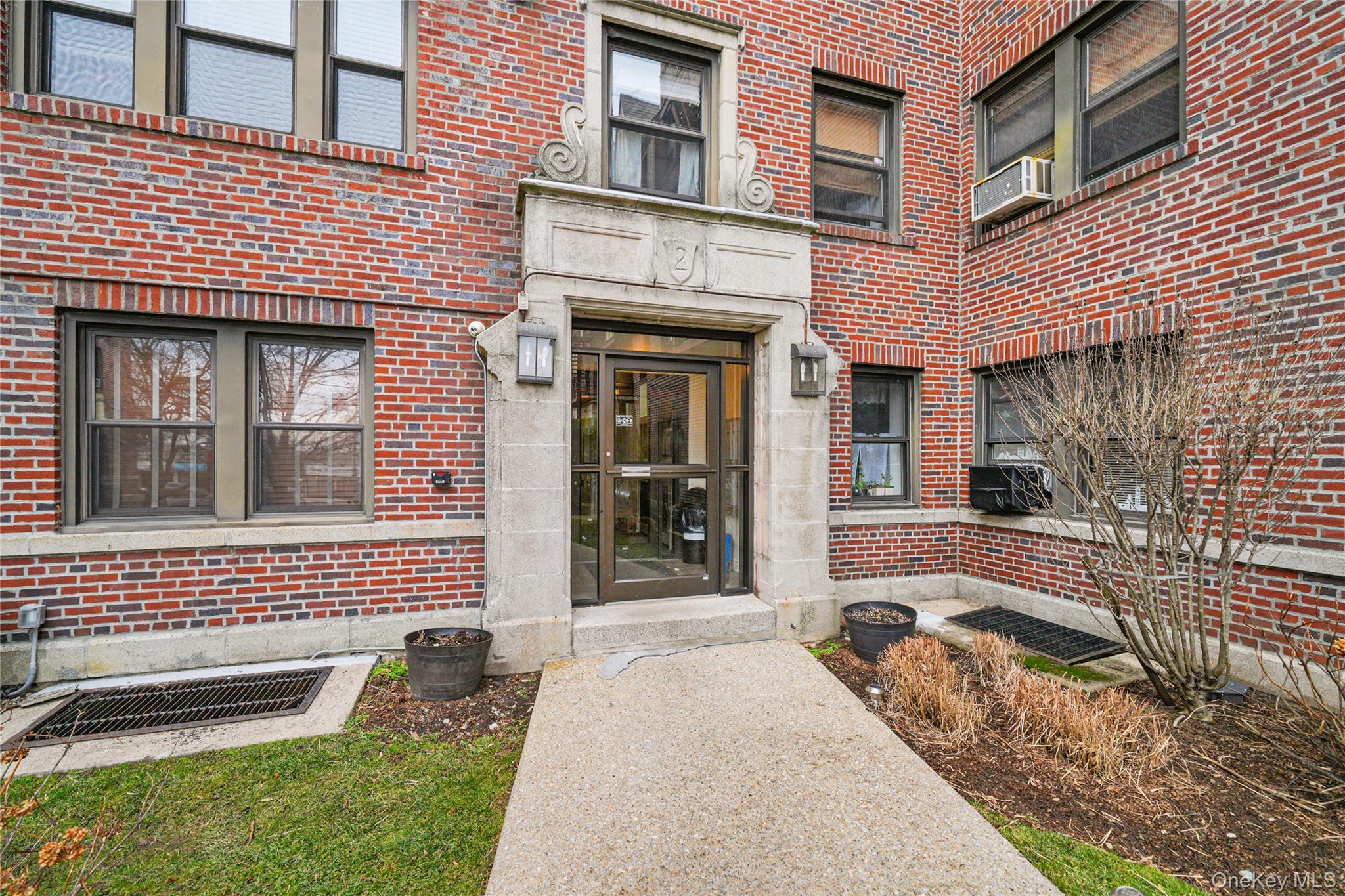 604 Tompkins Avenue E7