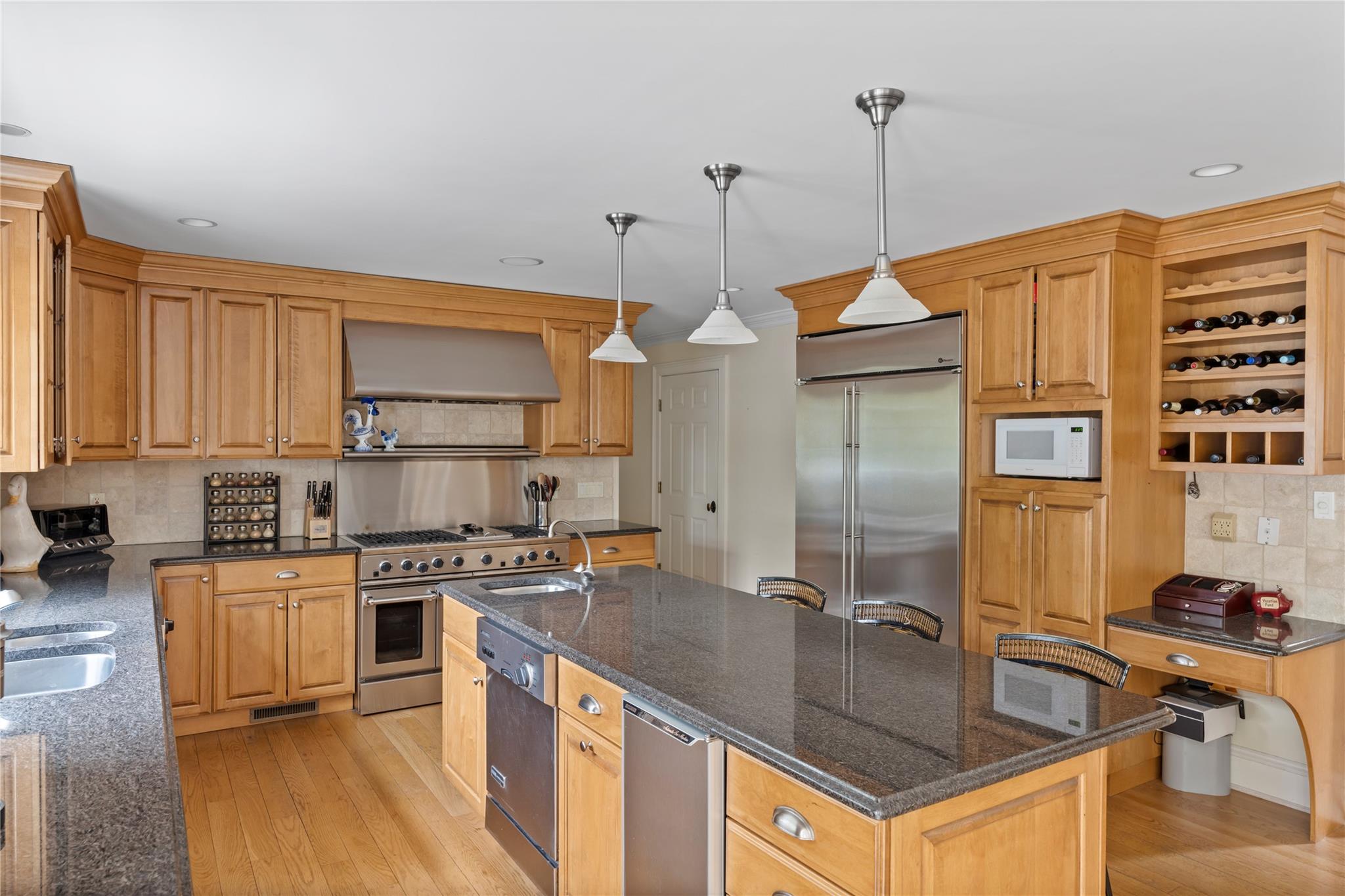 18 Landing Lane, East Quogue, New York image 6