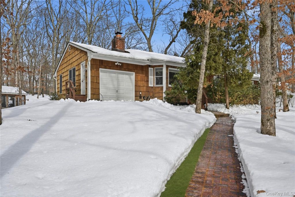 Photo of 318-B Mill Road, Manorville, NY 11949 (MLS # 963334)