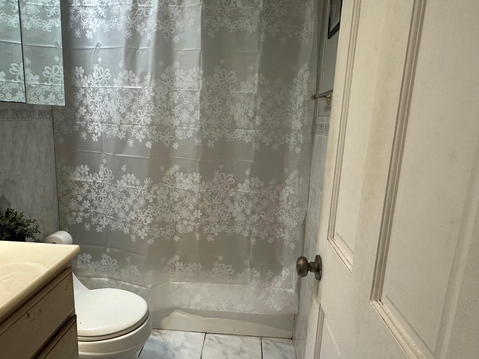 1 Edgewood Drive, Syosset, New York image 4