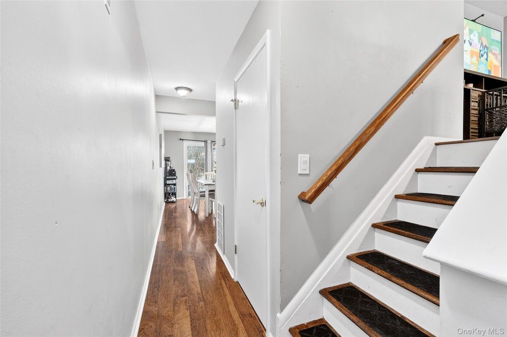 Photo of 16 Village Green, Bardonia, NY 10954 (MLS # 961371)