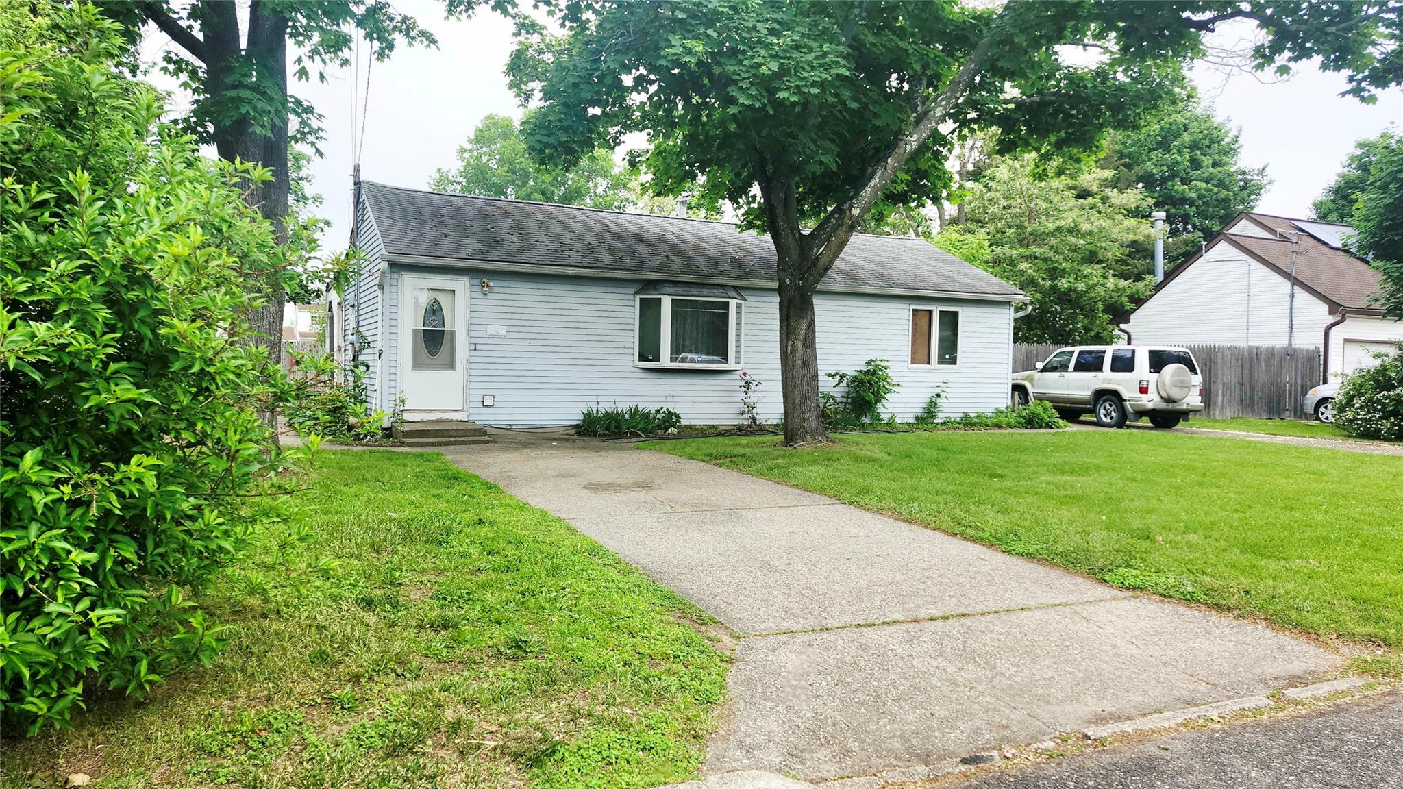 27 Ash Street