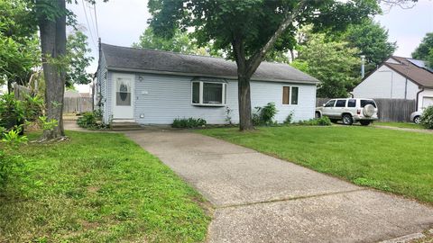 27 Ash Street Central Islip NY 11722