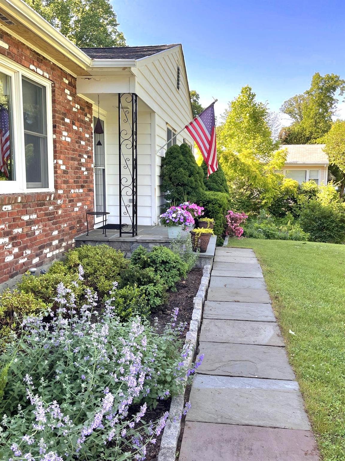 80 Oak Ridge Road, Pleasantville, New York image 2