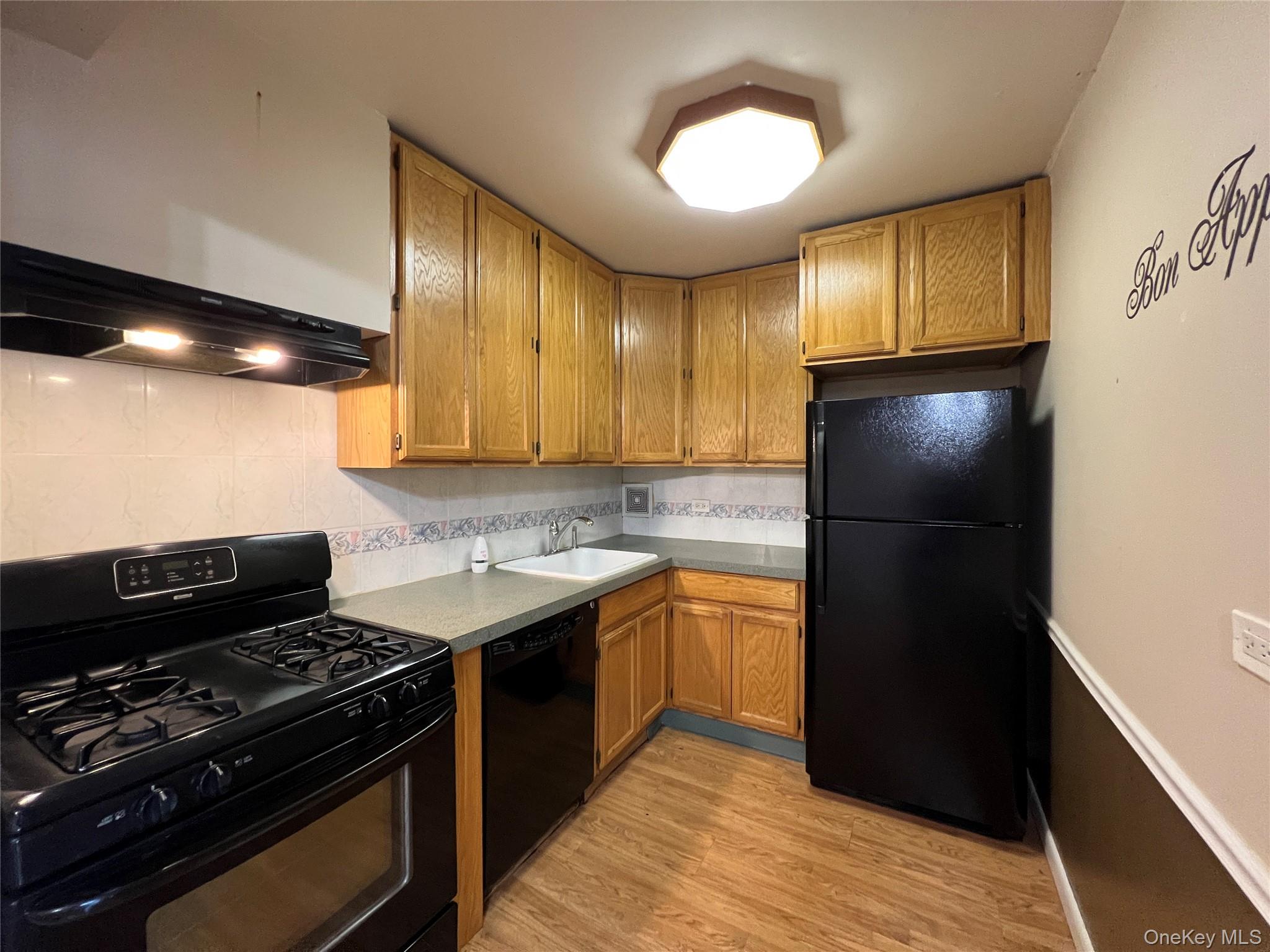 70 Barker Street 705