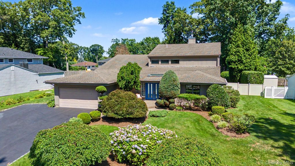 Photo of 15 Pimlico Drive, Commack, NY 11725 (MLS # 1029173)