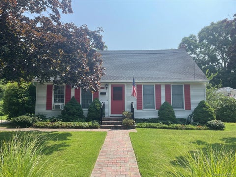 Homes For Sale - 363 3rd Avenue<br/> Bayport, NY 11705