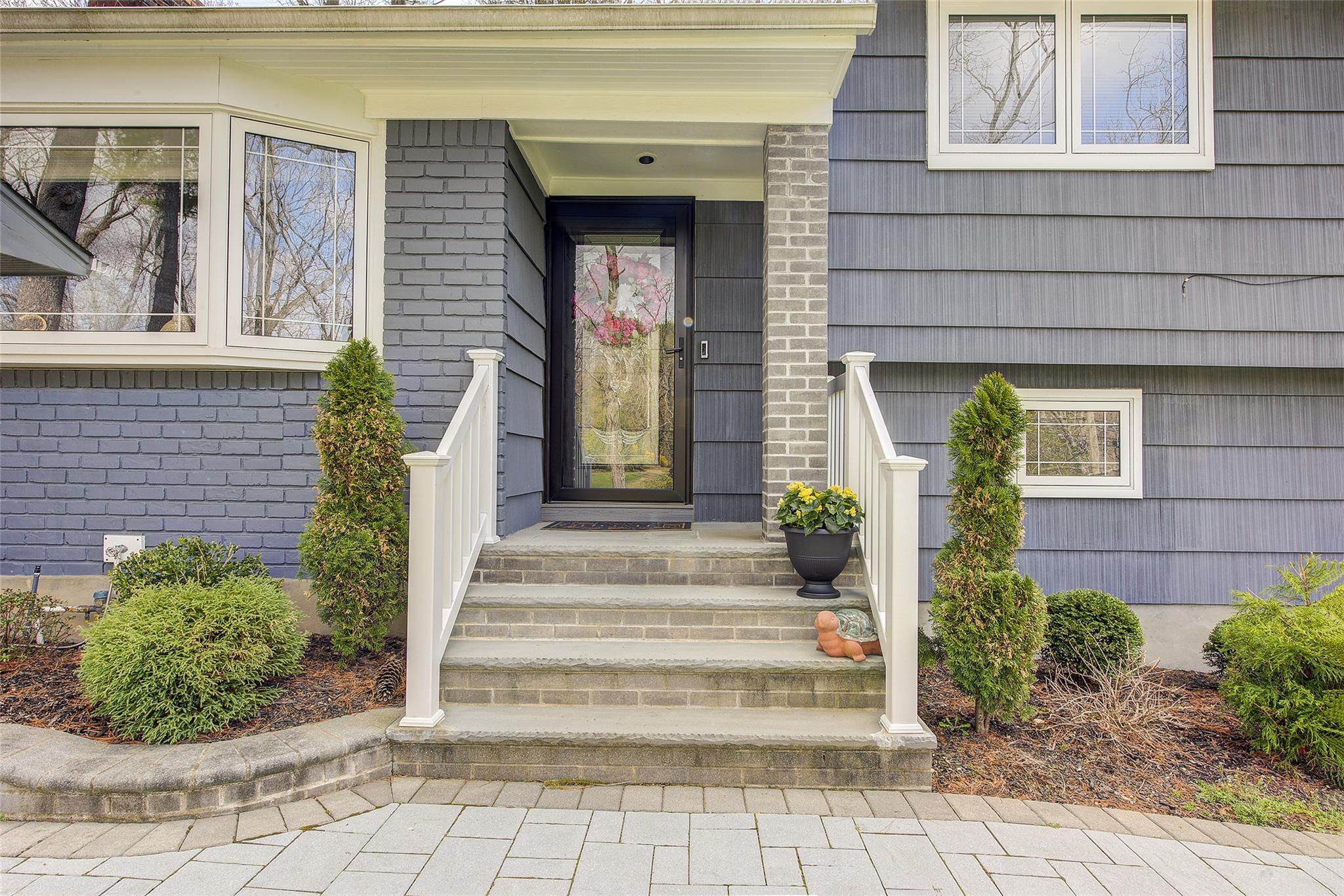 460 Wolf Hill Road, Dix Hills, New York image 4