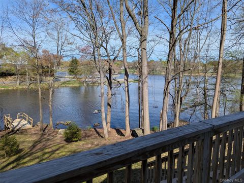 Photo of 8 Teatown Court, Carmel, NY 10512 (MLS # 988962)