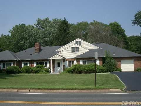 Photo of 380 Park Avenue #$1500 1 room, Huntington, NY 11743 (MLS # 1047343)