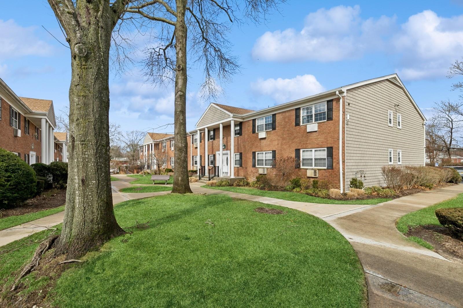 340 Lakeland Avenue #10H, Sayville, New York image 19