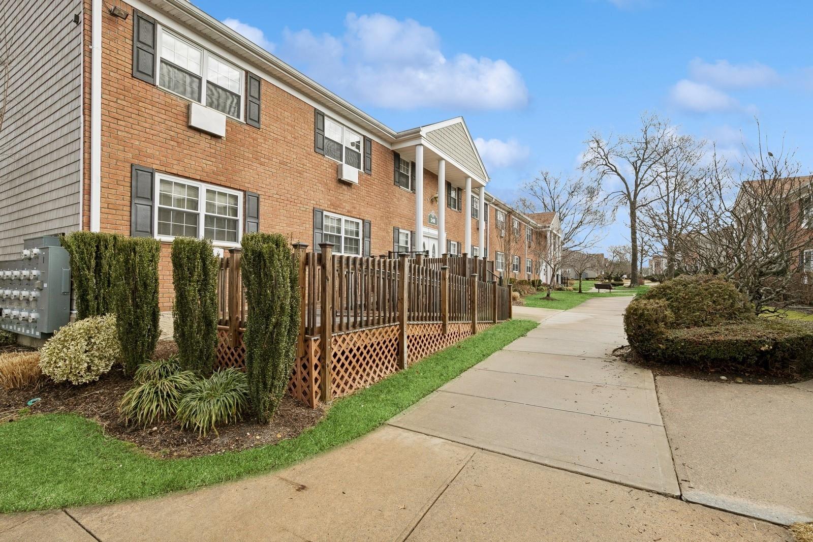 340 Lakeland Avenue #10H, Sayville, New York image 18