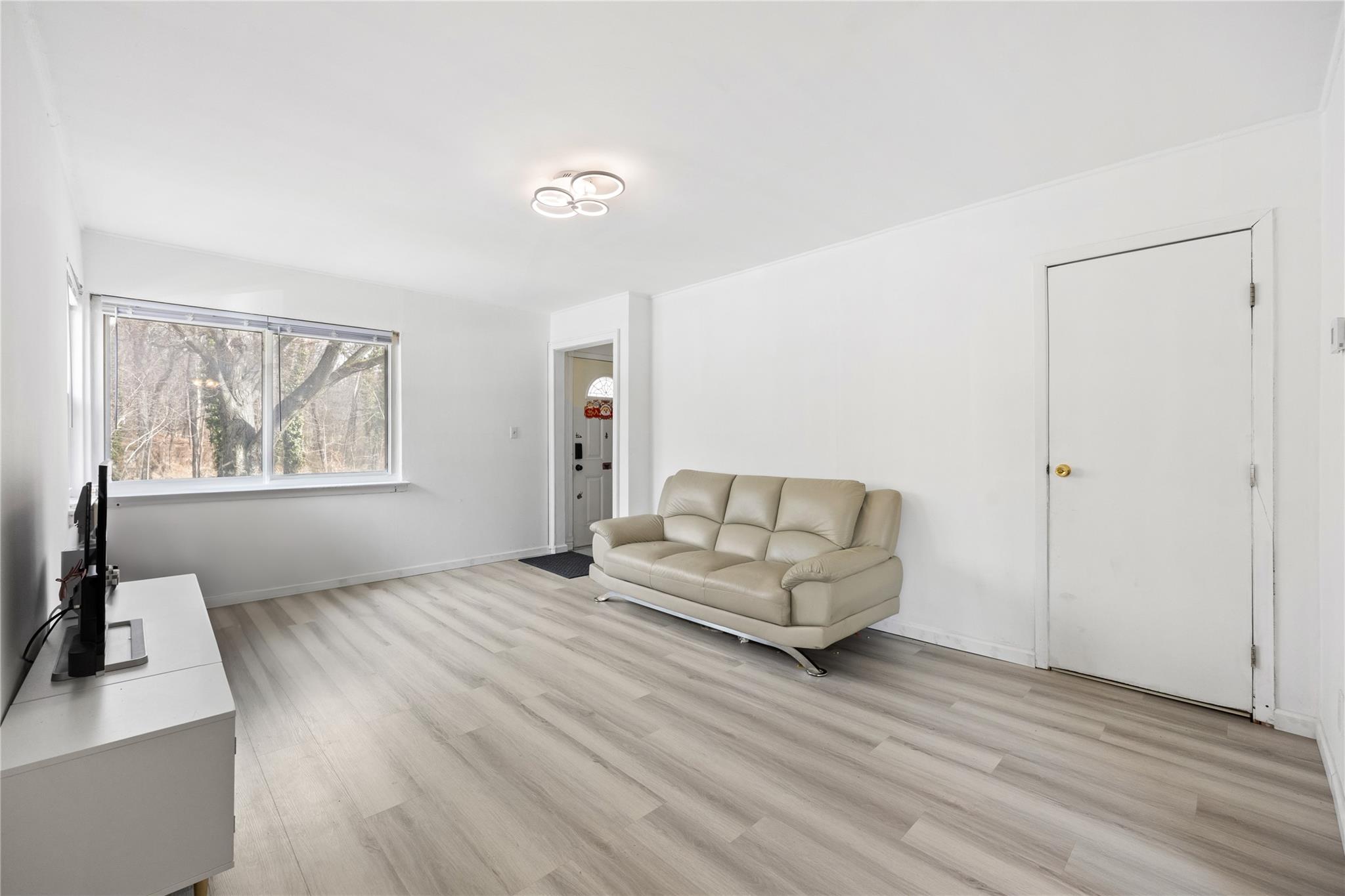 67-02 W 199th Street, Fresh Meadows, New York image 9