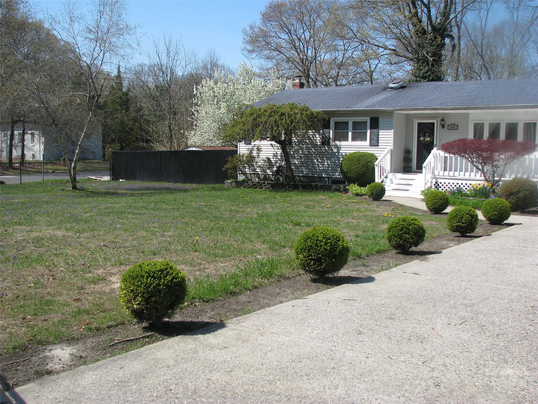 20 Clover Street, Mastic, New York image 3