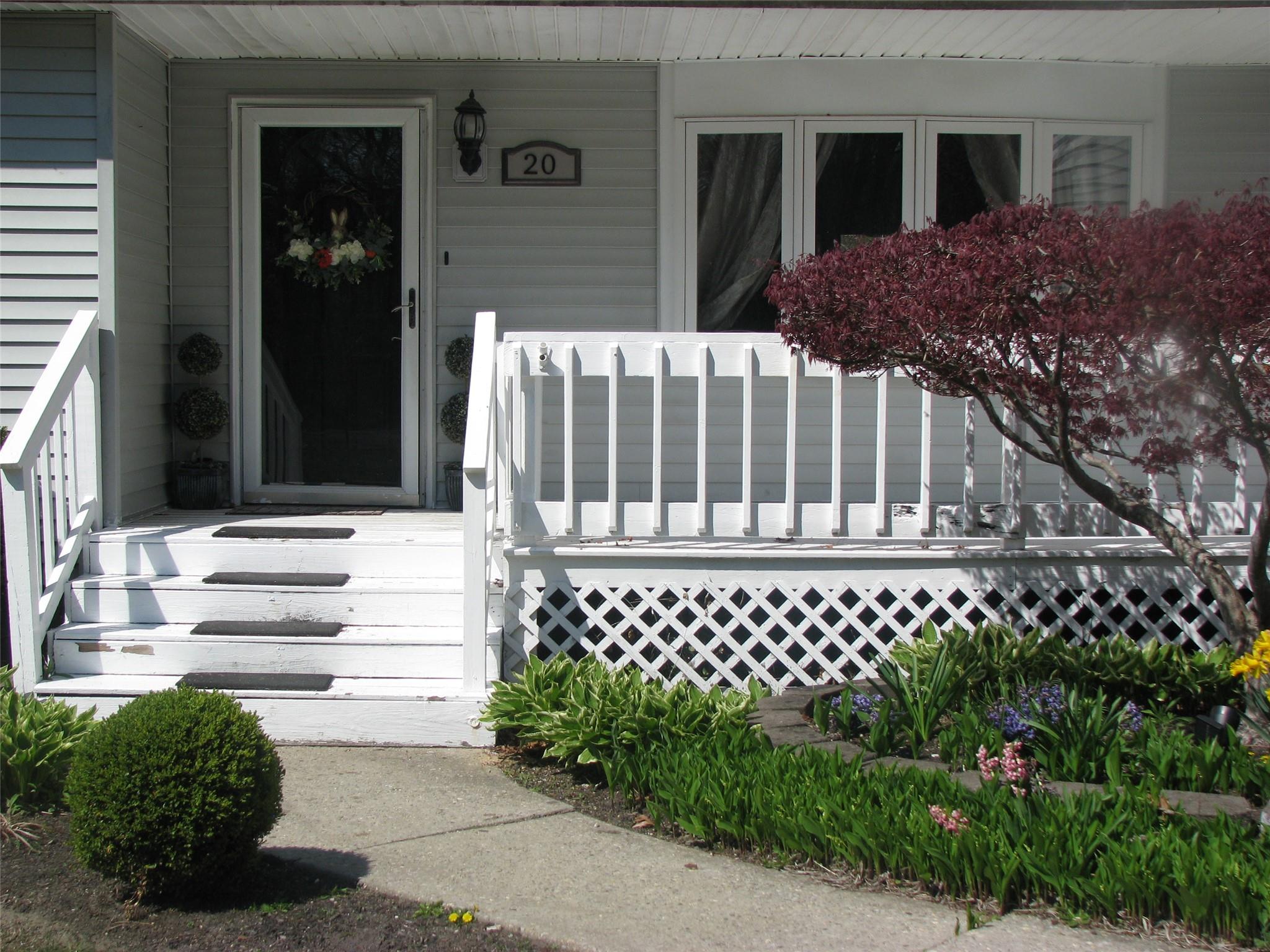 20 Clover Street, Mastic, New York image 2