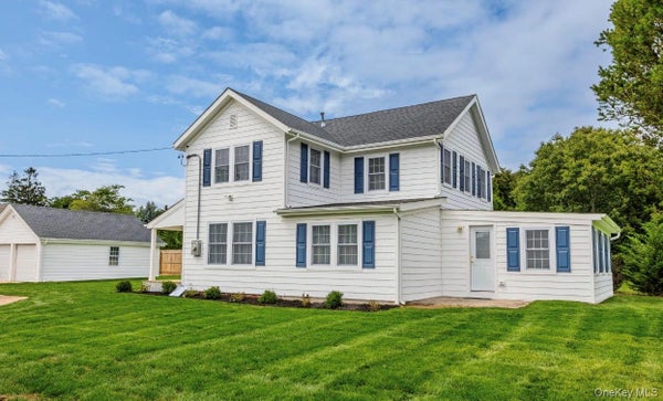 12 PLEASANT AVE, WESTHAMPTON, NY 11977 - Image 4ff9e91f5cdf8ee3e104dd3df818862f/4088084518