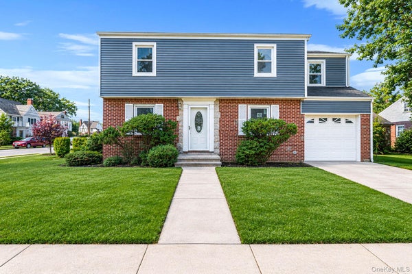 1 HUDSON CT, LYNBROOK, NY 11563 - Image 4ffde5d1c8a30db52c33b729c9bd3d19/2686247791